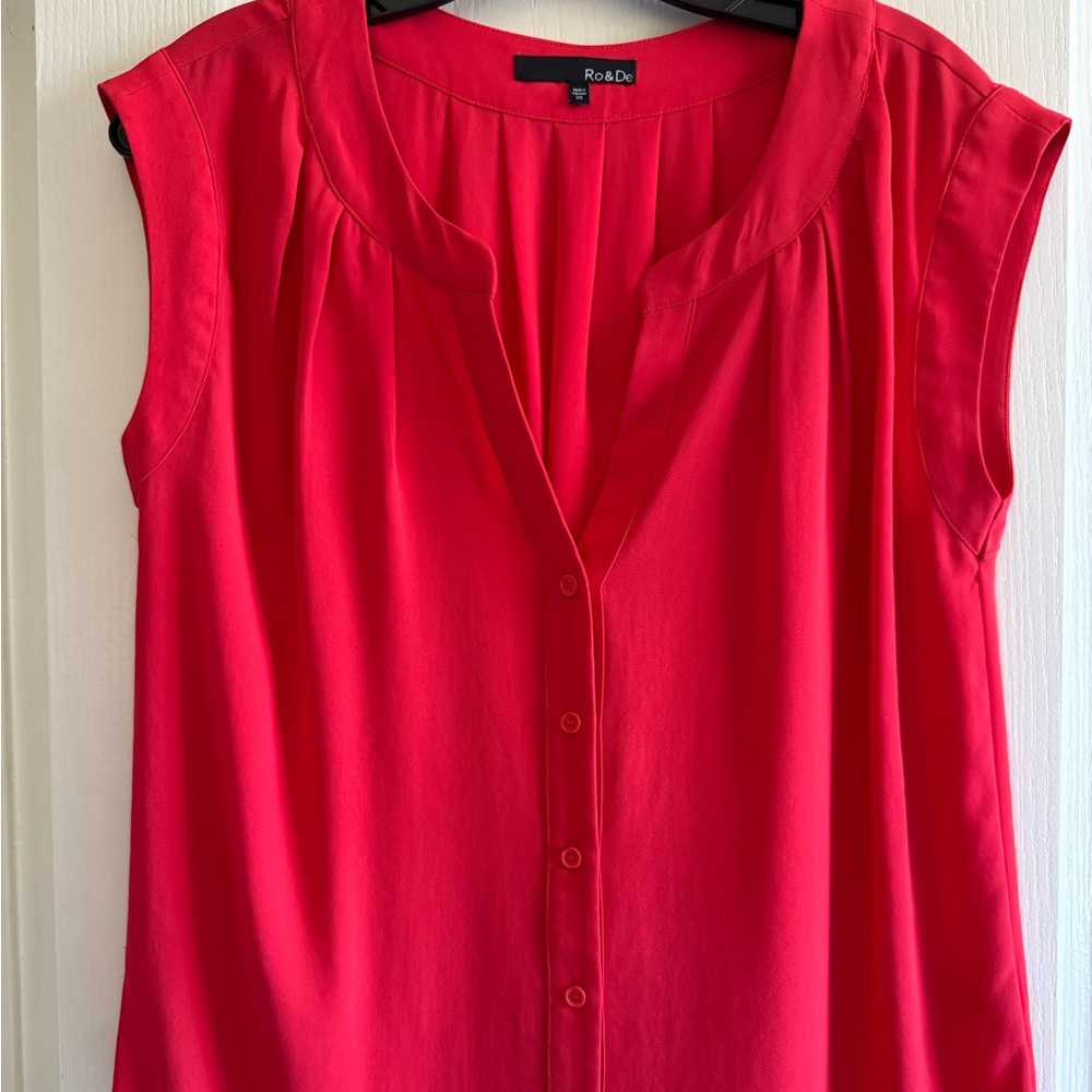 Ro & De Red Cap Sleeve Buttoned Blouse